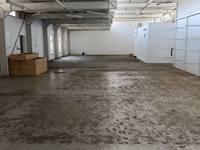 Factory/warehouse/workshop to let - Photo 4