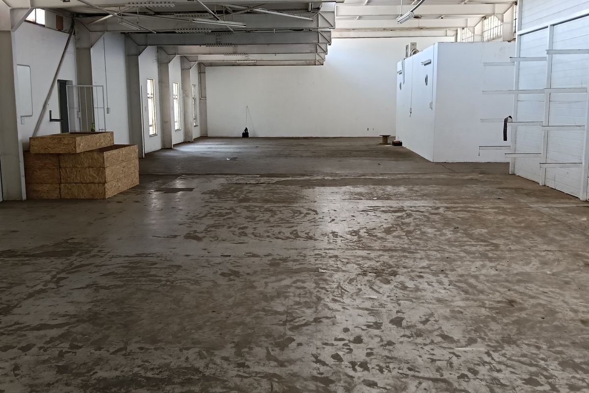 Factory/warehouse/workshop to let - Photo 4