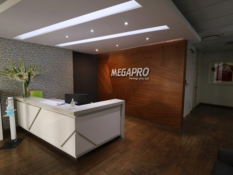 Commercial office to let or for sale in Corner Main Office Park located just off Main Road Bryanston - Photo 3