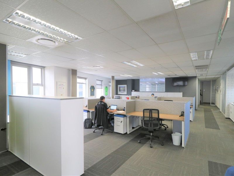 Commercial office to let or for sale in Corner Main Office Park located just off Main Road Bryanston - Photo 7