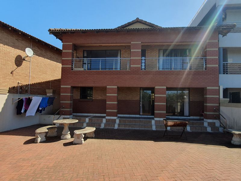 Elevate Your Brand- Prestigious Prime Bluff Commercial Opportunity - Photo 3