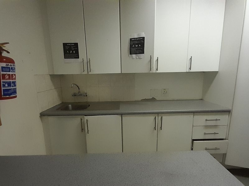 1,879m First Floor Office Space To Let - Photo 7