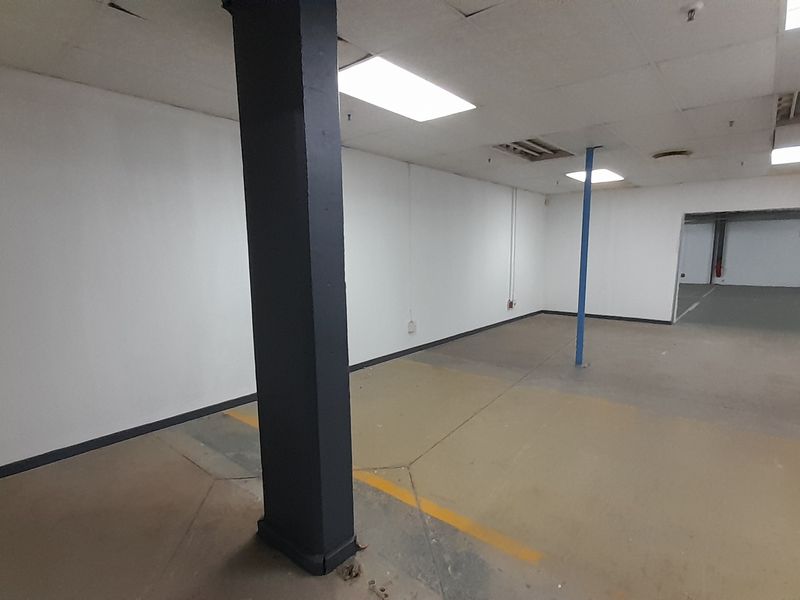 474m Warehouse To Let in Waterfall Office Park - Photo 6