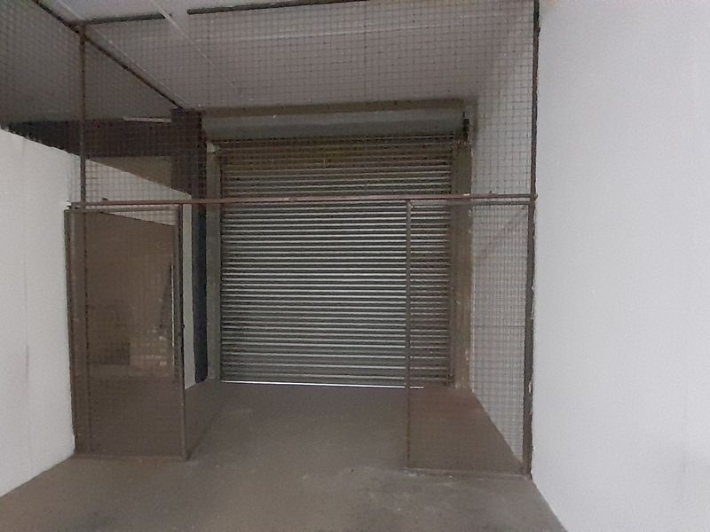 474m Warehouse To Let in Waterfall Office Park - Photo 4