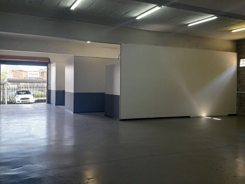 252m Warehouse and Distribution Unit To Let in Kyalami - Photo 3