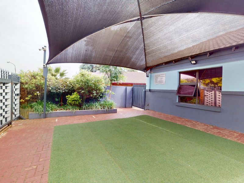 CATEGORY 16 ZONED PROPERTY – COMMUNITY FACILITY - Photo 2