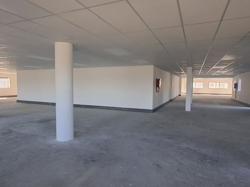 Command Your Own Campus 3,949m Freestanding HQ To Let in Waterfall Office Park - Photo 6