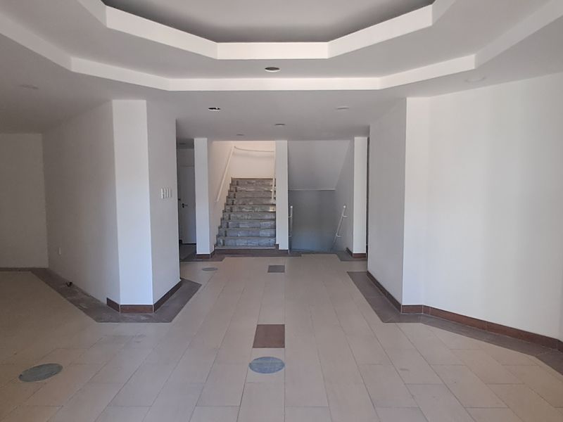 Command Your Own Campus 3,949m Freestanding HQ To Let in Waterfall Office Park - Photo 2