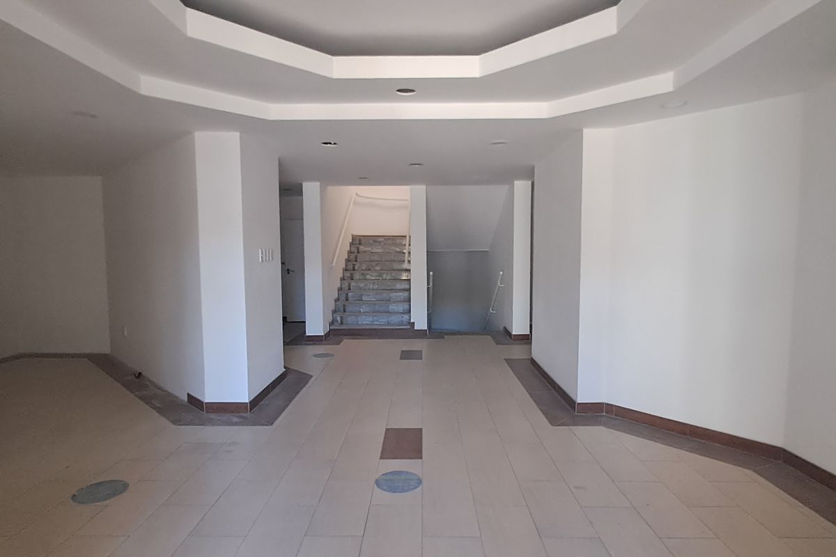 Command Your Own Campus 3,949m Freestanding HQ To Let in Waterfall Office Park - Photo 2