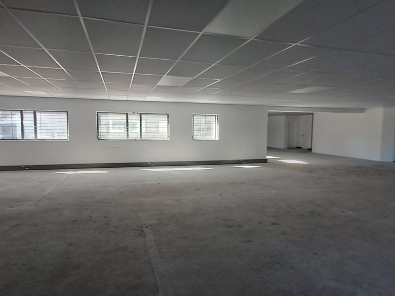 Command Your Own Campus 3,949m Freestanding HQ To Let in Waterfall Office Park - Photo 10