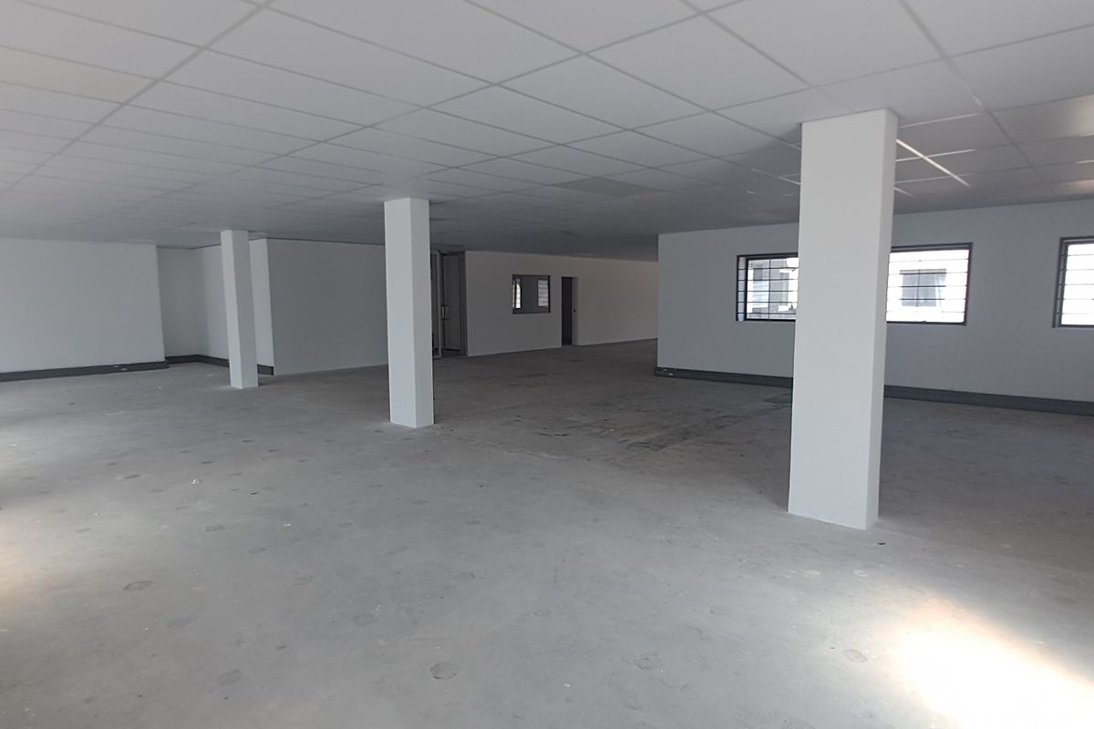 Command Your Own Campus 3,949m Freestanding HQ To Let in Waterfall Office Park - Photo 4