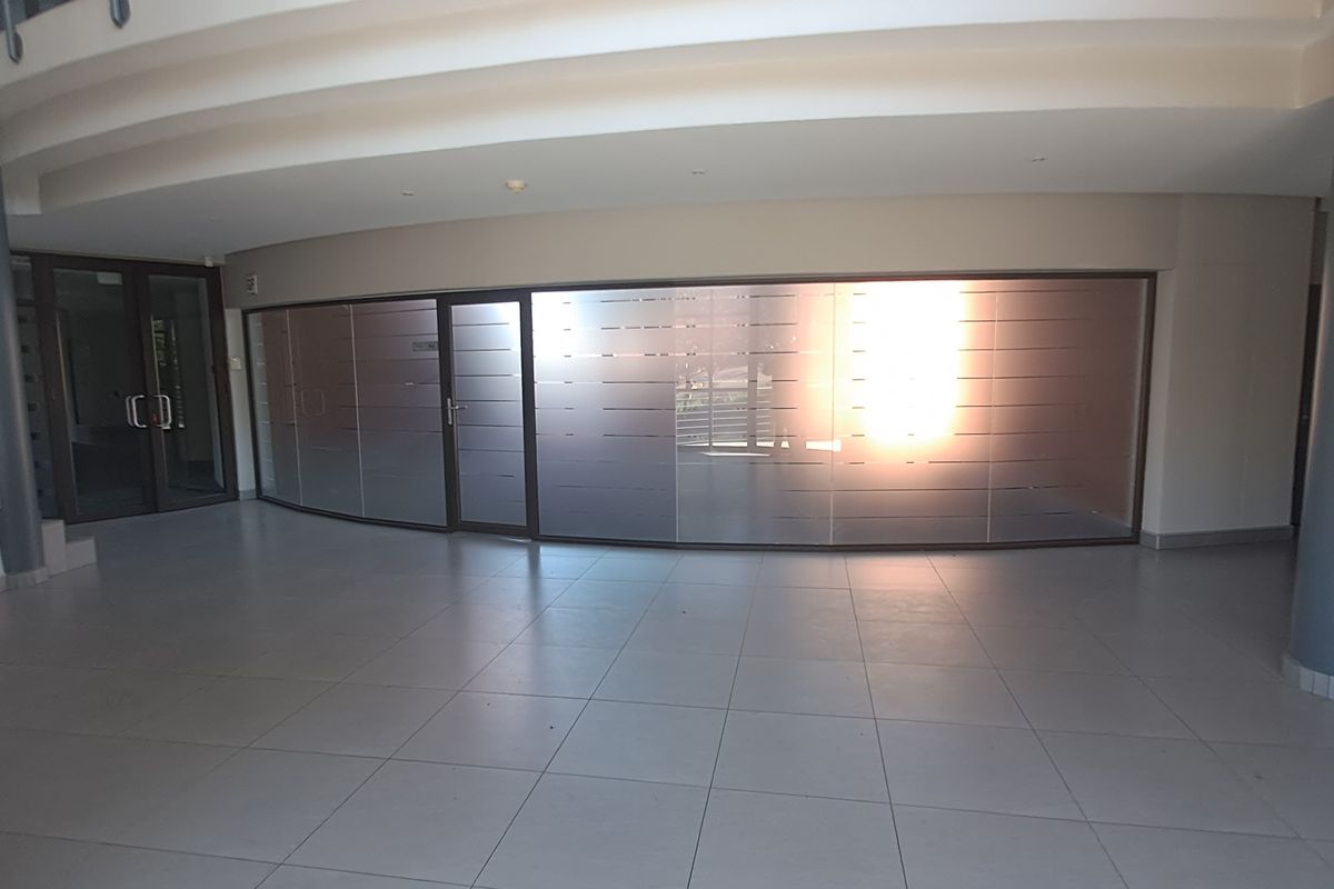 Command the Corridor 3,229m Warehouse & Office HQ To Let in Waterfall Office Park - Photo 4
