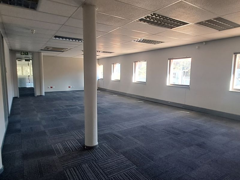 Command the Corridor 3,229m Warehouse & Office HQ To Let in Waterfall Office Park - Photo 10