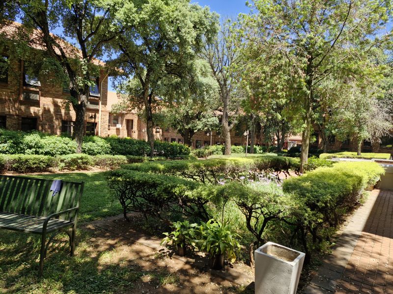 Prime 89.7m2 Business Centre to let in Lyttelton Manor, Centurion - ideal for your next venture! - Photo 3