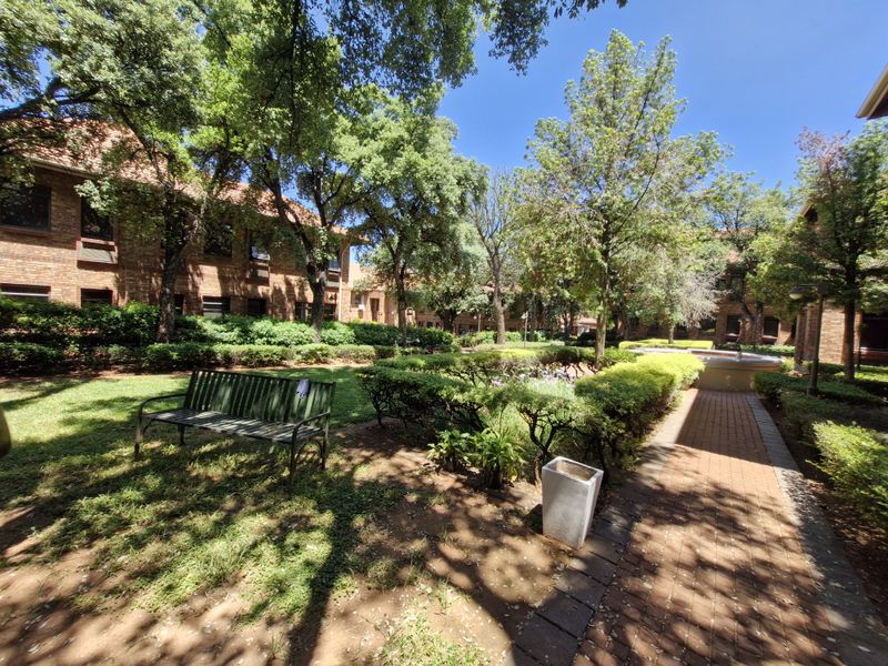 Prime 89.7m2 Business Centre to let in Lyttelton Manor, Centurion - ideal for your next venture! - Photo 4