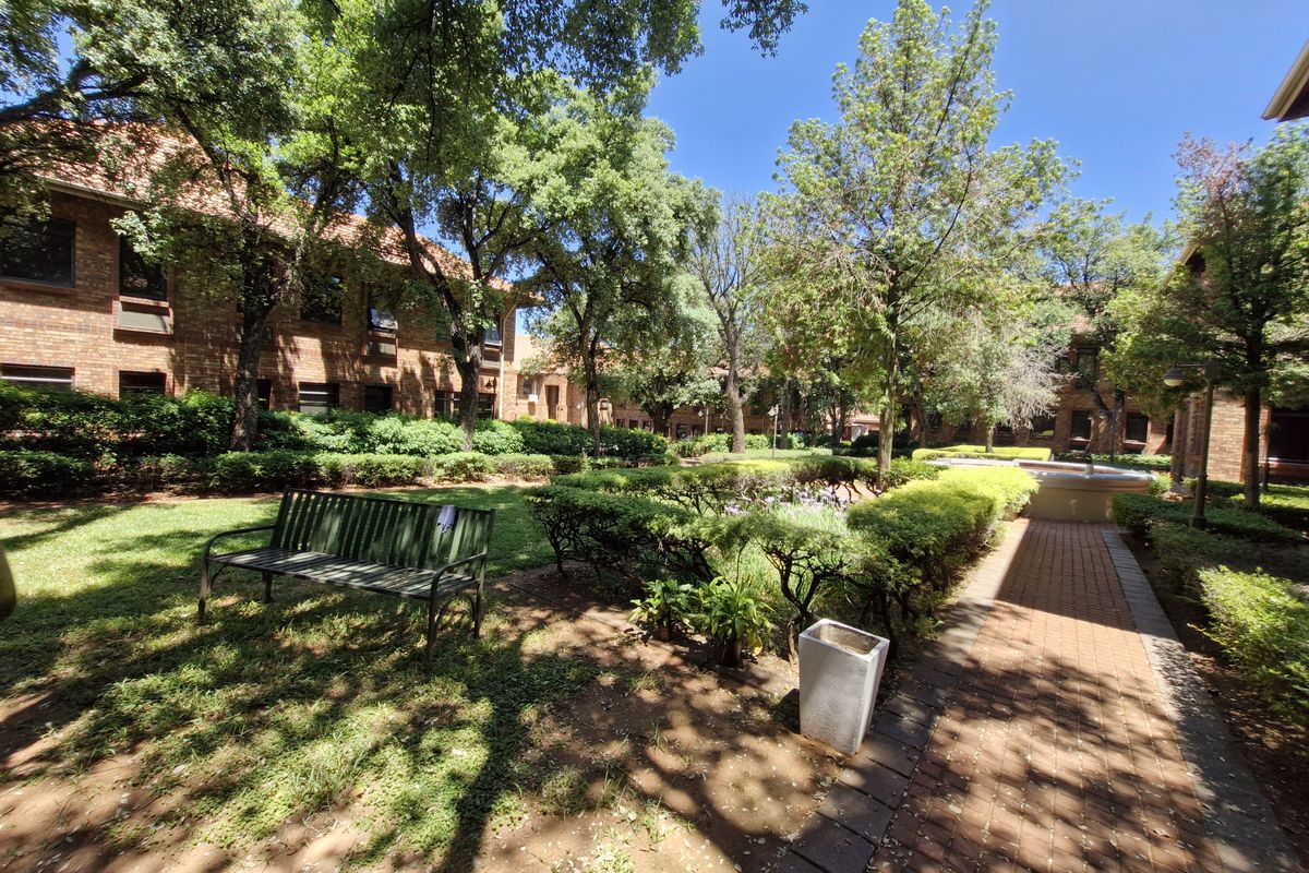 Prime 89.7m2 Business Centre to let in Lyttelton Manor, Centurion - ideal for your next venture! - Photo 4