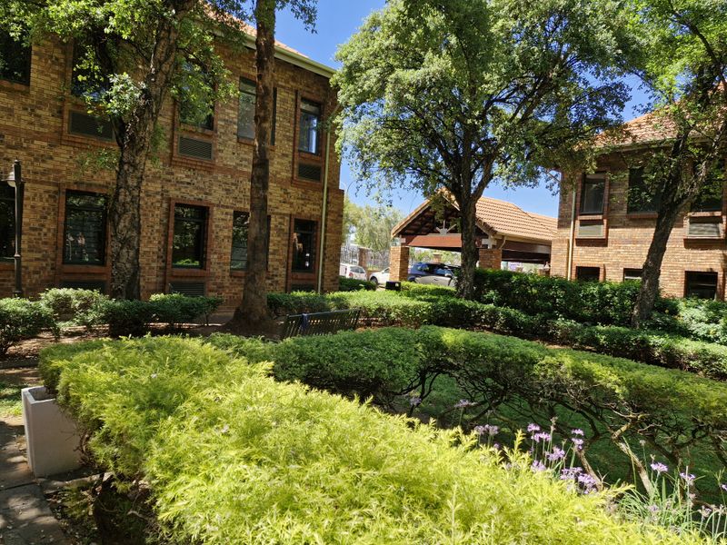 Prime 89.7m2 Business Centre to let in Lyttelton Manor, Centurion - ideal for your next venture! - Photo 2