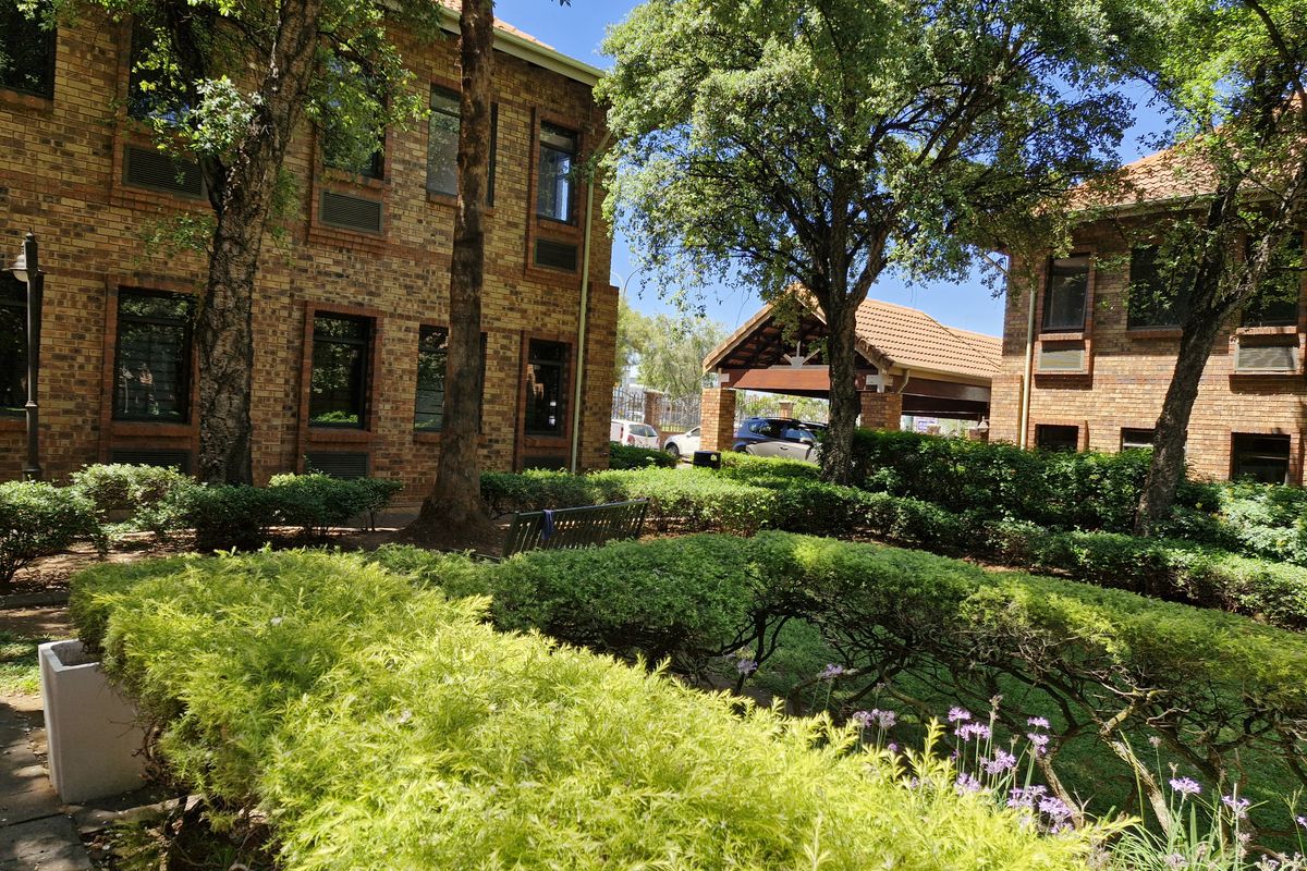 Prime 89.7m2 Business Centre to let in Lyttelton Manor, Centurion - ideal for your next venture! - Photo 2