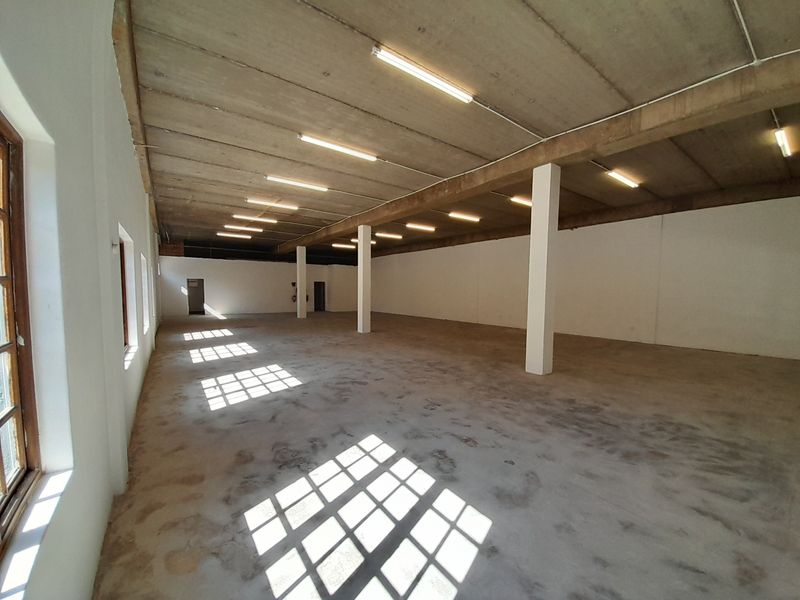 346m Retail Showroom Unit To Let in The Link - Photo 4