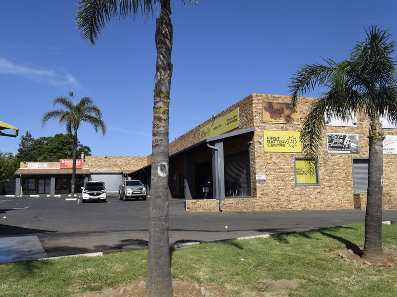 6 commercial shops for sale in Lambton. - Photo 4