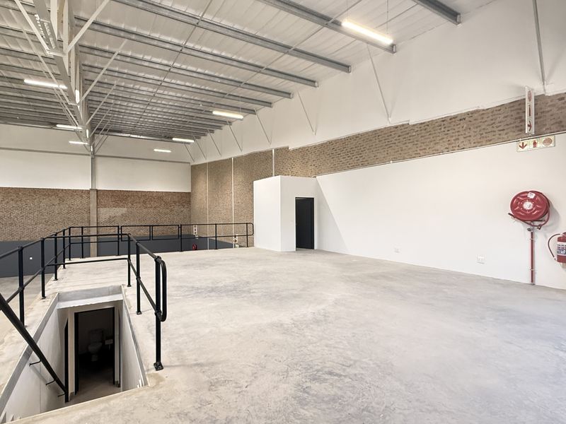 WAREHOUSE TO LET IN SAMRAND, CENTURION - Photo 10