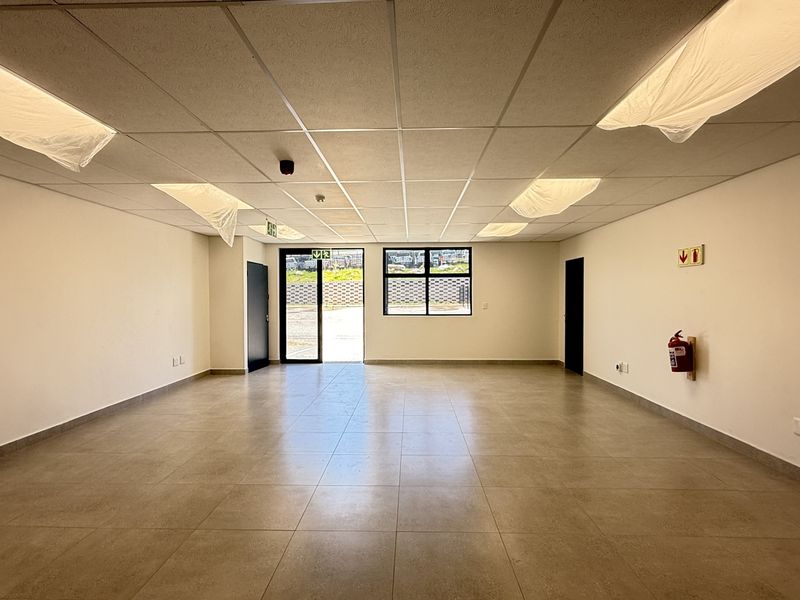 WAREHOUSE TO LET IN SAMRAND, CENTURION - Photo 8