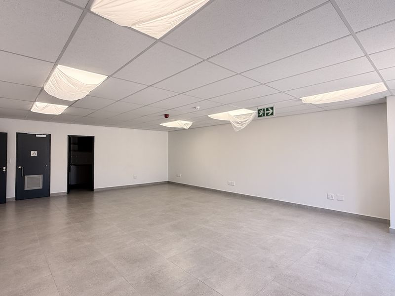 WAREHOUSE TO LET IN SAMRAND, CENTURION - Photo 7