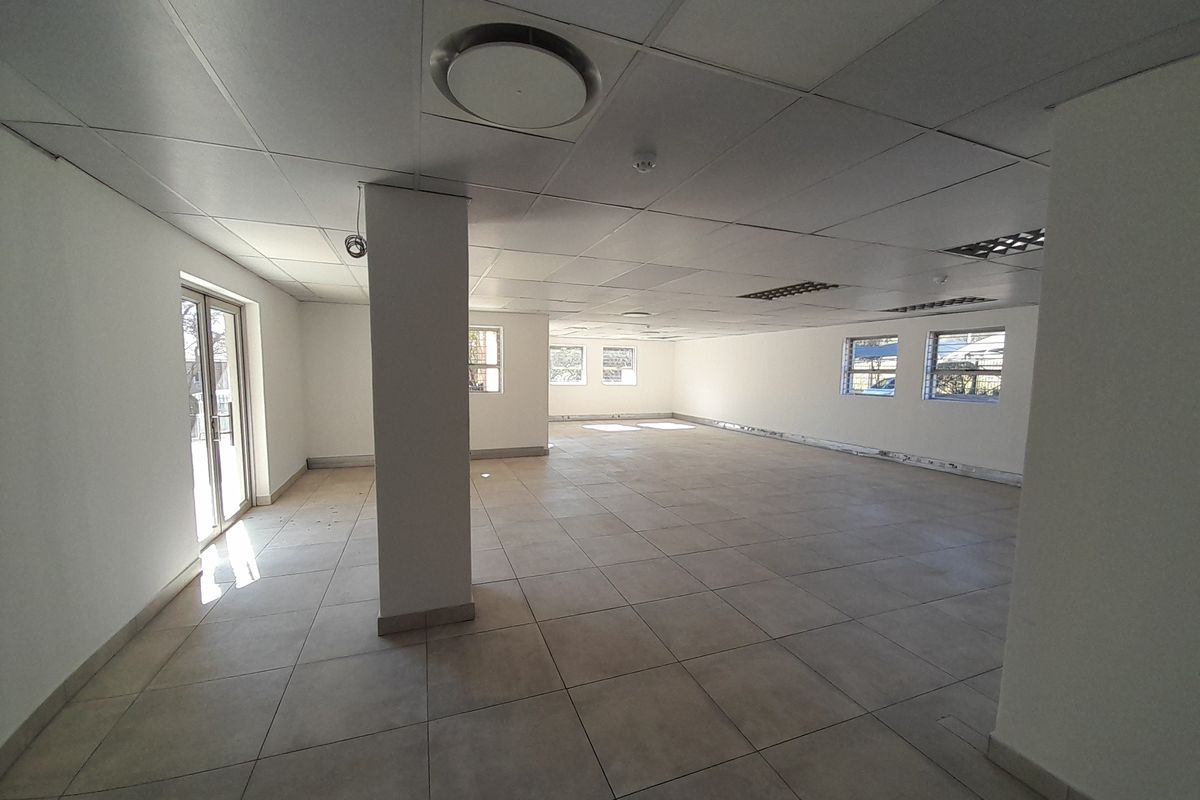 2,344m Office Space To Let in Riverview Office Park - Photo 4