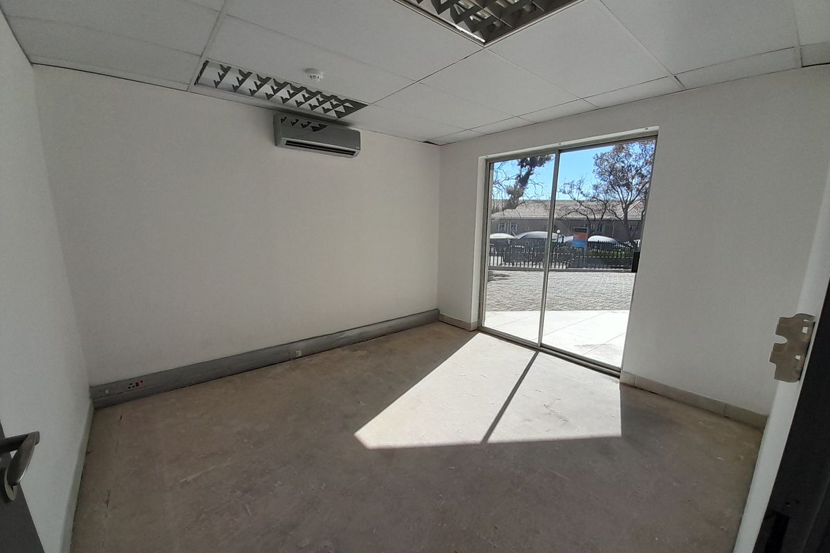 2,344m Office Space To Let in Riverview Office Park - Photo 5