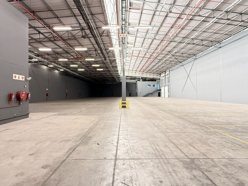 WAREHOUSE TO LET IN CENTURION - Photo 9