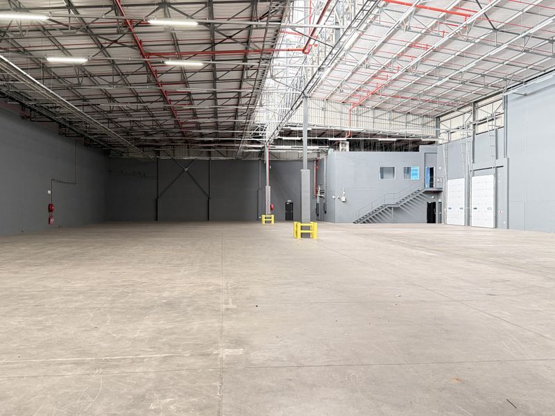 WAREHOUSE TO LET IN CENTURION - Photo 6