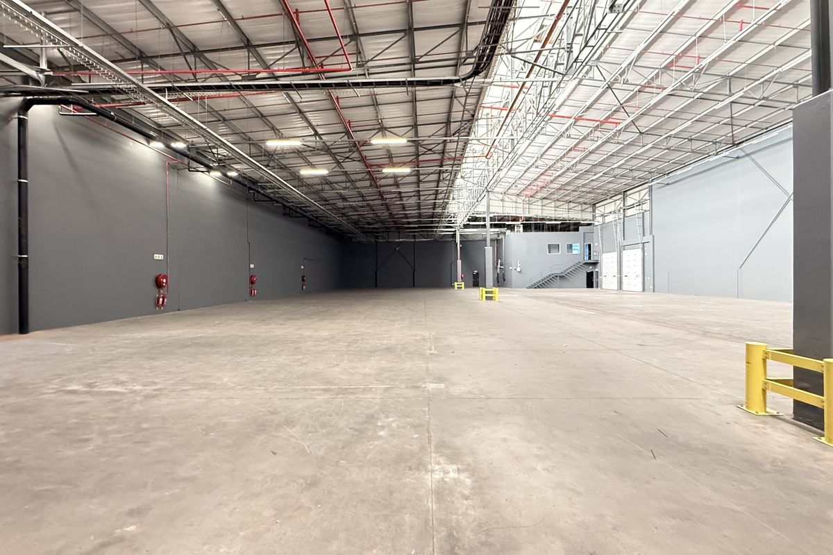 WAREHOUSE TO LET IN CENTURION - Photo 5