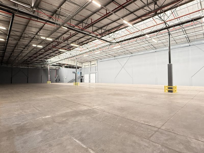 WAREHOUSE TO LET IN CENTURION - Photo 4