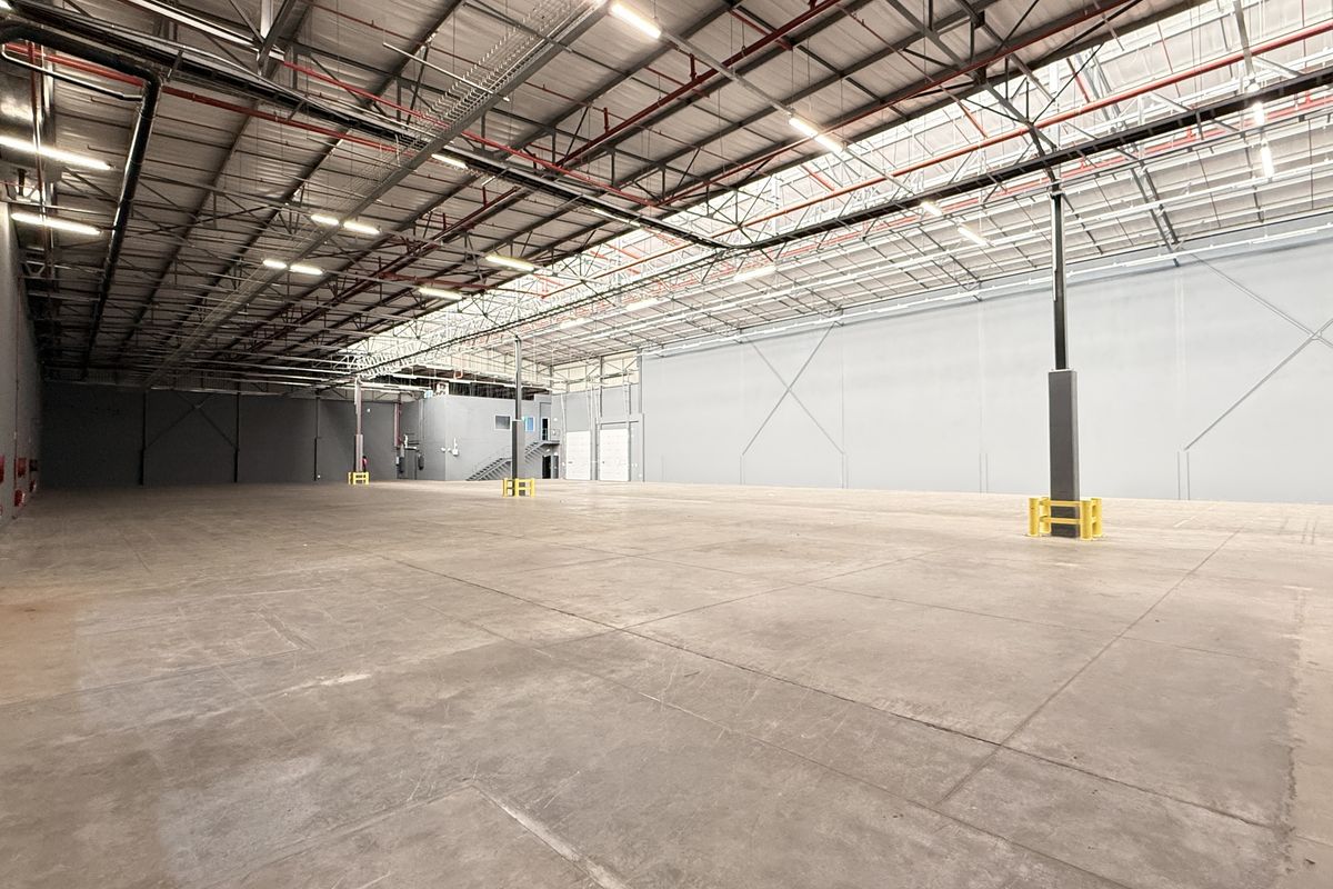 WAREHOUSE TO LET IN CENTURION - Photo 4