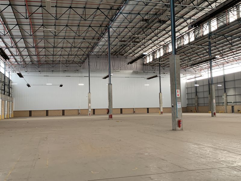 Warehouse to let in Elandsfontein - Photo 3