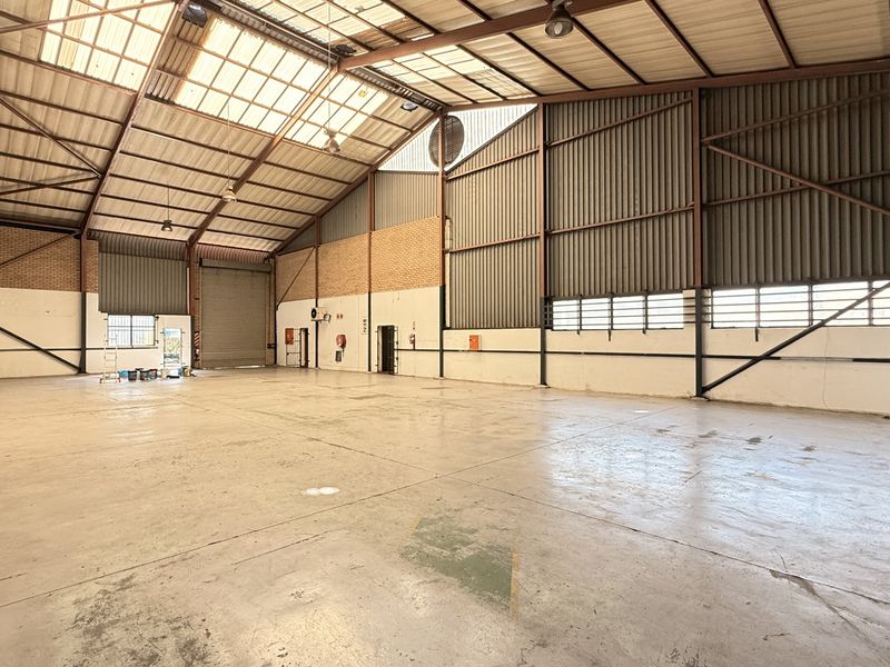 WAREHOUSE TO LET IN CENTURION - Photo 9