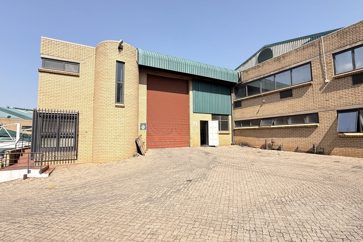 WAREHOUSE TO LET IN CENTURION - Photo 4