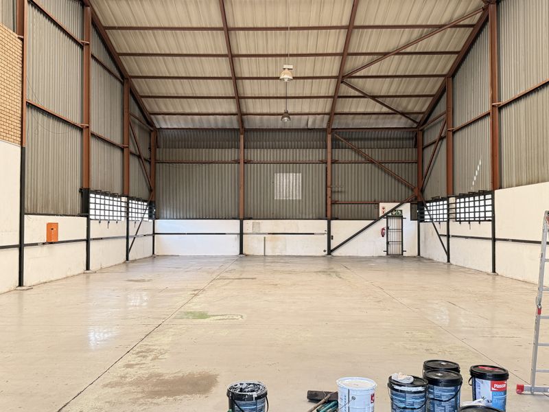 WAREHOUSE TO LET IN CENTURION - Photo 5