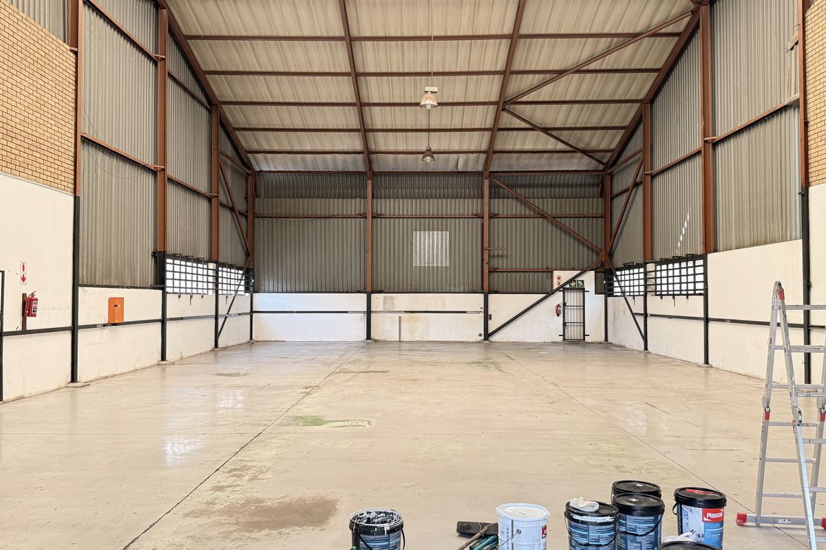 WAREHOUSE TO LET IN CENTURION - Photo 5