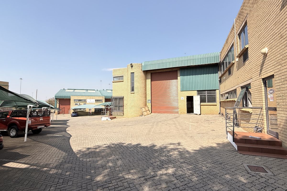 WAREHOUSE TO LET IN CENTURION - Photo 3