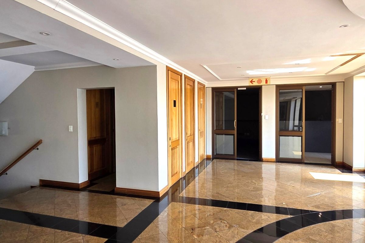 Office space to let in Peter Place - Photo 3