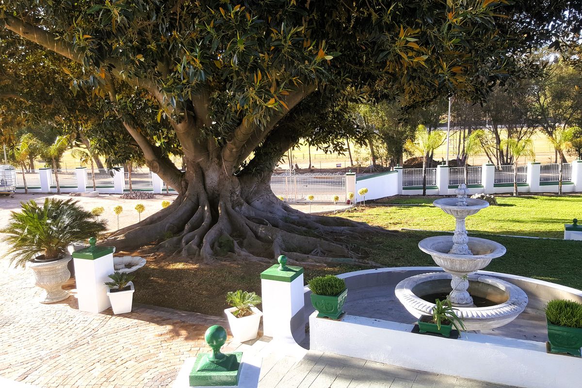 Iconic Victorian Commercial Estate on Voortrekker Road - Photo 3