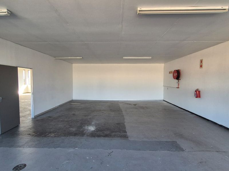 219m2 First-Floor Corner Office To Let in Silvertondale - Photo 3