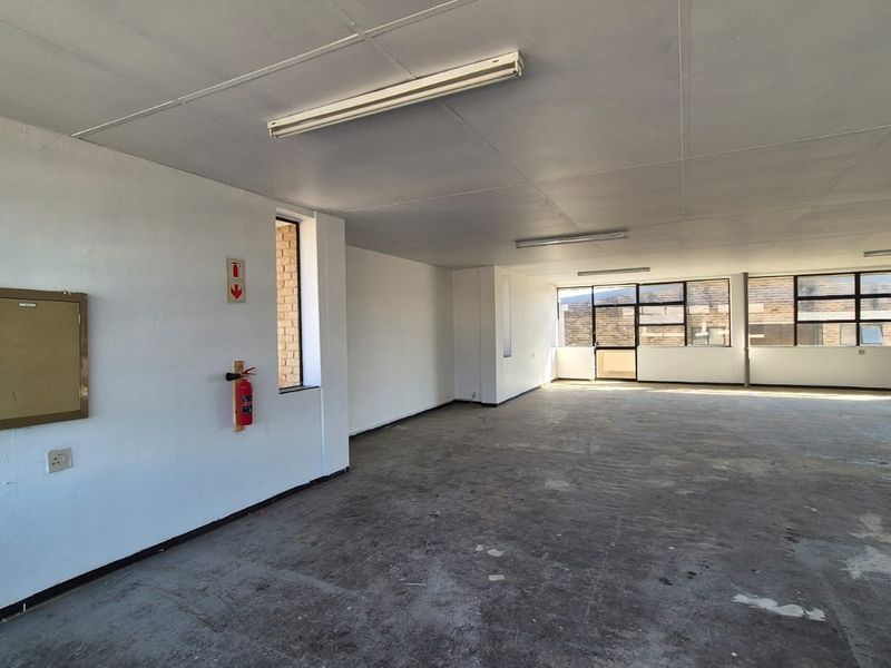 219m2 First-Floor Corner Office To Let in Silvertondale - Photo 8