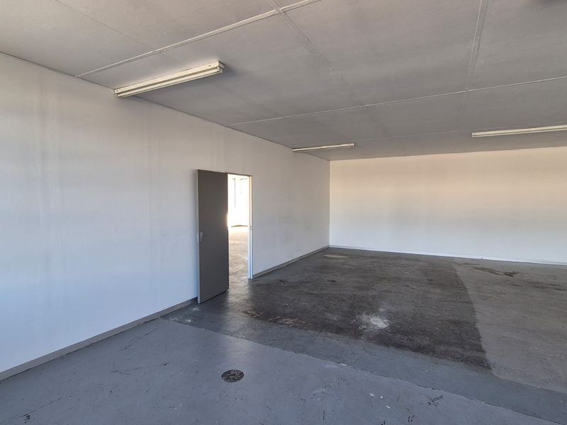 219m2 First-Floor Corner Office To Let in Silvertondale - Photo 4