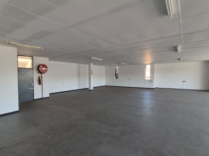 222m2 First-Floor Corner Office To Let in Silvertondale - Photo 6