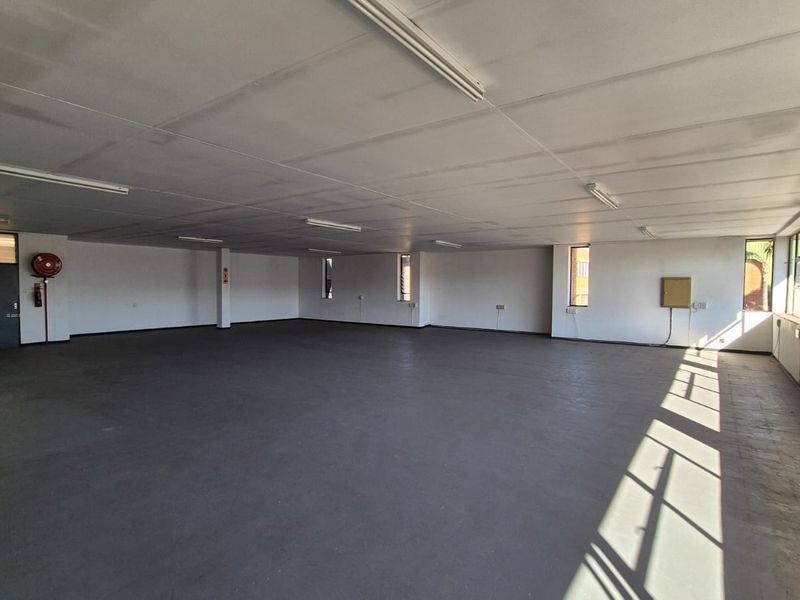 222m2 First-Floor Corner Office To Let in Silvertondale - Photo 2