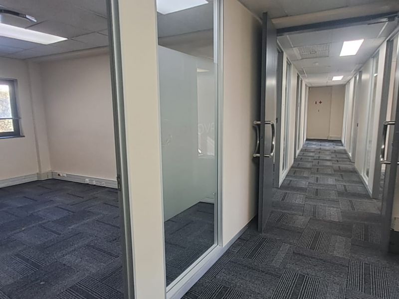 Spacious Plug and Play 721m Office in Midrand Gate - Photo 10