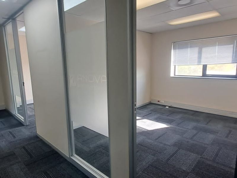 Spacious Plug and Play 721m Office in Midrand Gate - Photo 6