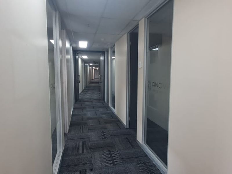 Spacious Plug and Play 721m Office in Midrand Gate - Photo 4